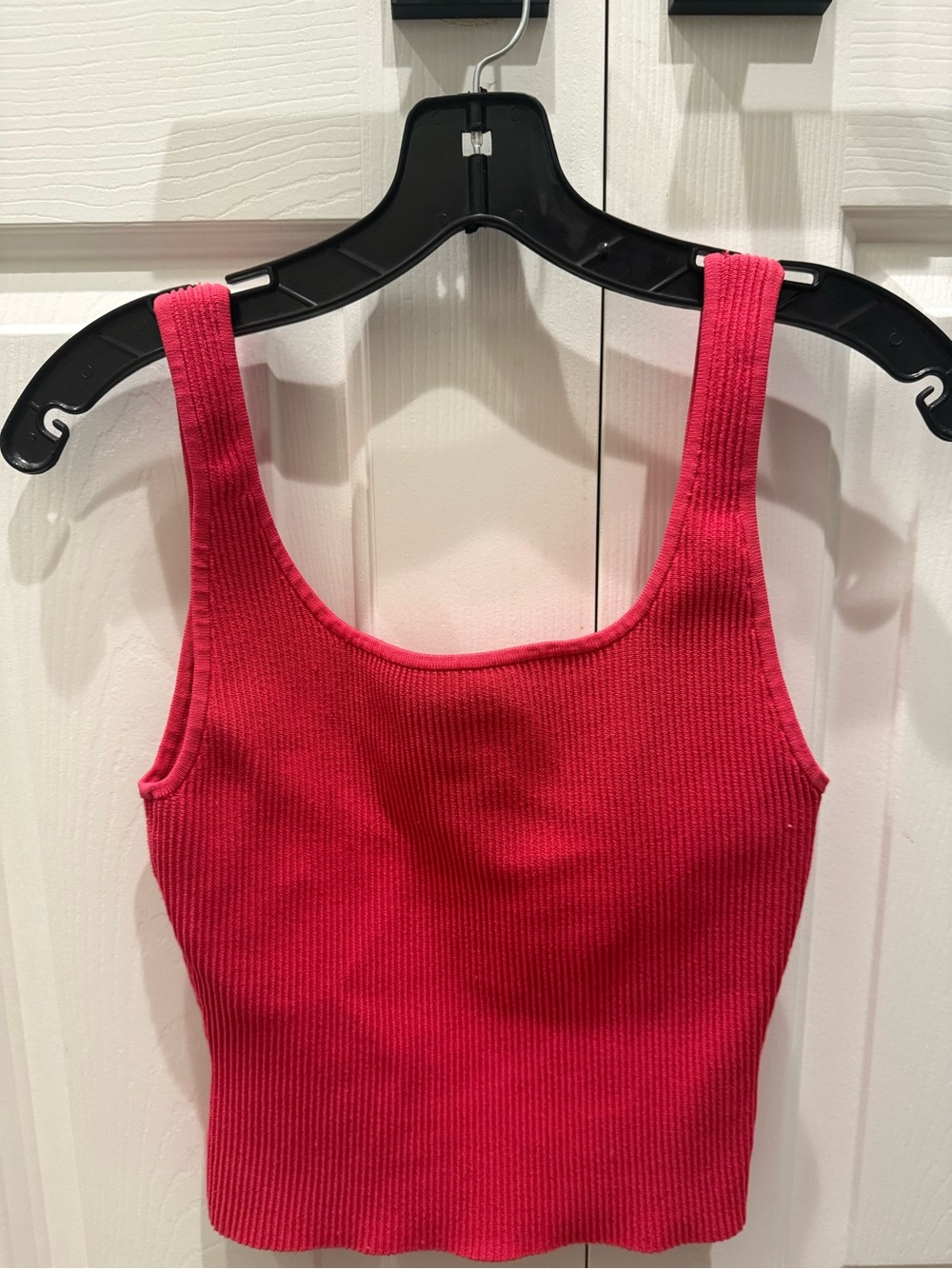 Babaton Ribbed Crop Tank - Coral Red